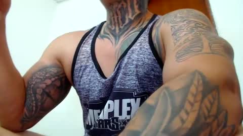 Snapshot of colombian_monster_cock chatting on February 12, 6:19 pm camilo online show from February 12, 6:19 pm