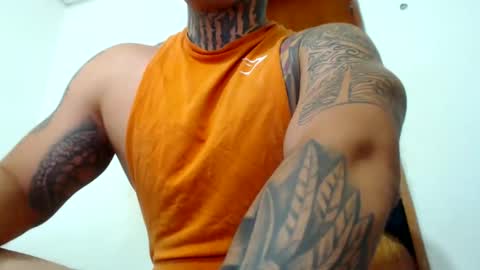 Snapshot of colombian_monster_cock chatting on December 25, 2:25 am camilo online show from December 25, 2:25 am