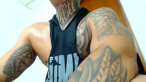 Snapshot of colombian_monster_cock chatting on March 8, 5:58 am camilo online show from March 8, 5:58 am