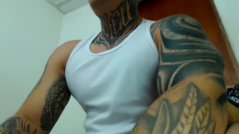 Snapshot of colombian_monster_cock chatting on September 9, 5:51 am camilo online show from September 9, 5:51 am