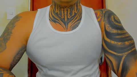 Snapshot of colombian_monster_cock chatting on November 2, 8:07 am camilo online show from November 2, 8:07 am