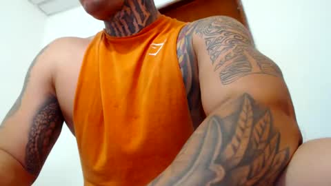 Snapshot of colombian_monster_cock chatting on December 15, 5:10 pm camilo online show from December 15, 5:10 pm