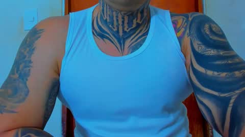 Snapshot of colombian_monster_cock chatting on October 29, 7:22 am camilo online show from October 29, 7:22 am