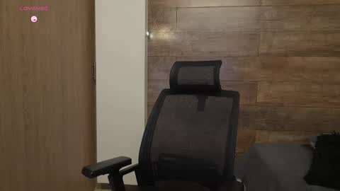 connor_h1 online show from December 20, 5:36 am