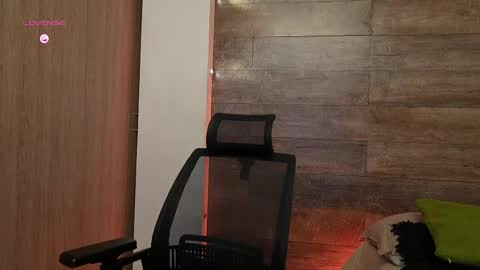 connor_h1 online show from April 17, 4:37 am