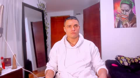 Snapshot of connorsmith_26 chatting on February 7, 1:53 pm Connor Smith online show from February 7, 1:53 pm