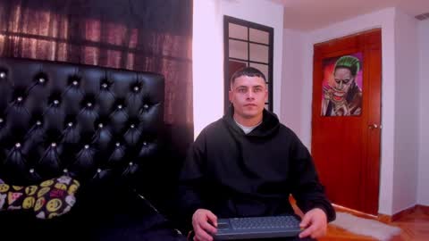 Snapshot of connorsmith_26 chatting on December 12, 12:01 pm Connor Smith online show from December 12, 12:01 pm