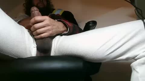 Snapshot of constructorcock chatting on January 20, 1:00 pm bearded hairy pits big brown cock online show from January 20, 1:00 pm