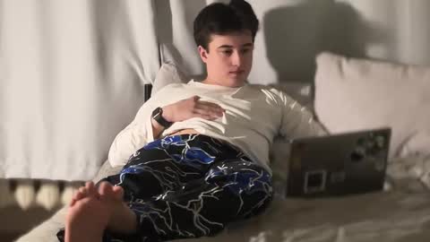 Alen online show from March 15, 6:03 pm