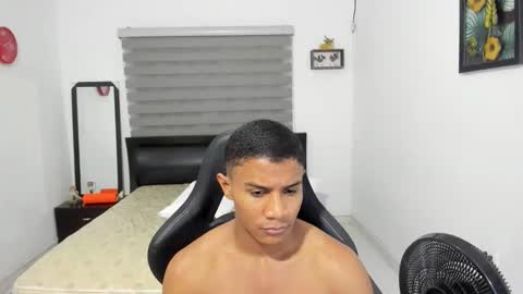 Ethan  online show from November 15, 10:45 pm