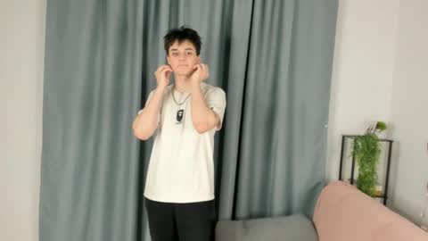 Henry online show from March 12, 8:49 pm