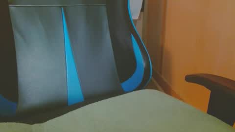Snapshot of cosmicjones88 chatting on February 17, 6:15 pm cosmicjones88 online show from February 17, 6:15 pm