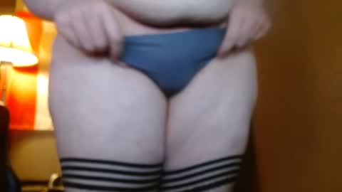 Snapshot of cosmicjones88 chatting on December 12, 3:37 pm cosmicjones88 online show from December 12, 3:37 pm