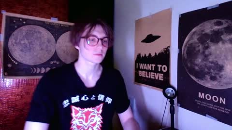 Snapshot of cosmonudes chatting on December 15, 7:31 pm Barry online show from December 15, 7:31 pm
