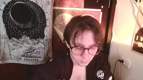 Snapshot of cosmonudes chatting on September 19, 5:57 pm Barry online show from September 19, 5:57 pm