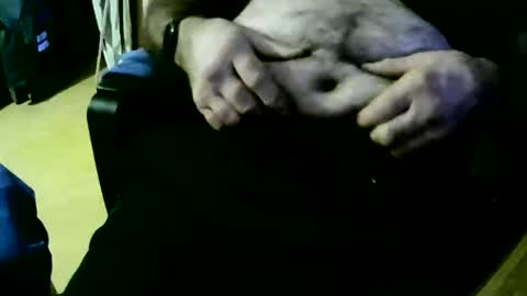 Snapshot of coyote017 chatting on December 7, 7:21 pm coyote017 online show from December 7, 7:21 pm