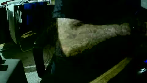 Snapshot of coyote017 chatting on February 16, 3:59 pm coyote017 online show from February 16, 3:59 pm