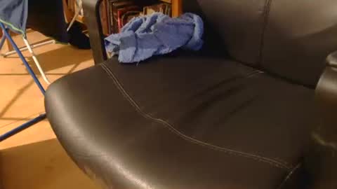 coyote017 online show from April 16, 6:19 pm