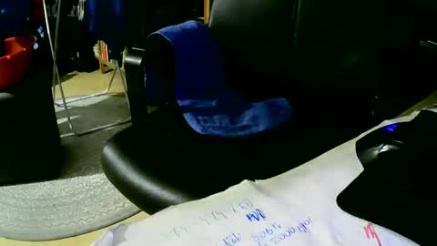 Snapshot of coyote017 chatting on February 4, 7:40 am coyote017 online show from February 4, 7:40 am