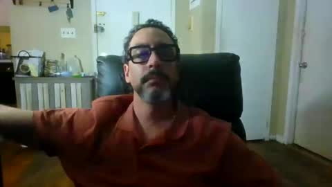Snapshot of cq1er chatting on January 6, 5:30 am Alejandro online show from January 6, 5:30 am