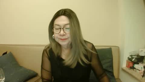 Snapshot of crazychika chatting on October 7, 5:50 pm Kelly   online show from October 7, 5:50 pm