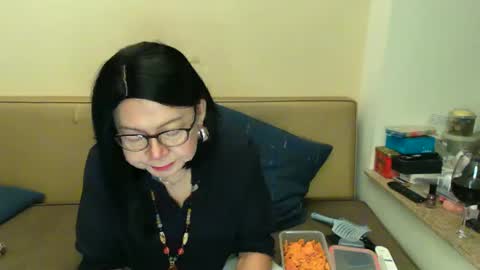 Kelly   online show from February 24, 6:19 pm