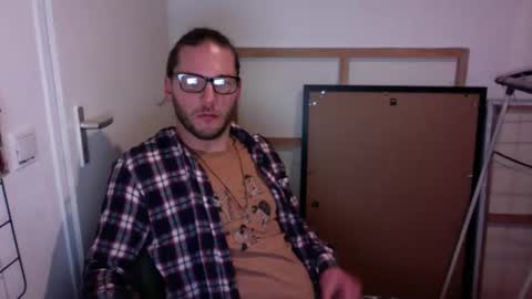 crazyglasseslover online show from February 15, 6:49 pm