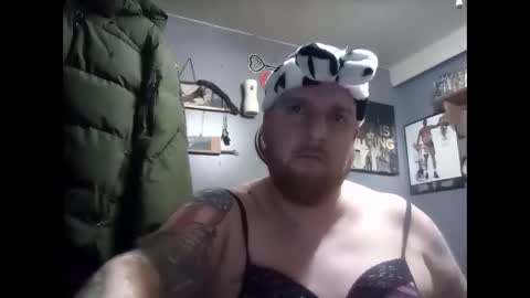 Snapshot of creampie315 chatting on January 5, 12:42 am creampie315 online show from January 5, 12:42 am