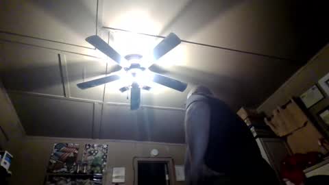 Snapshot of creeeping_death chatting on December 25, 7:35 am The hopeless romantic online show from December 25, 7:35 am
