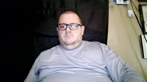 Snapshot of creeeping_death chatting on December 4, 9:24 pm The hopeless romantic online show from December 4, 9:24 pm
