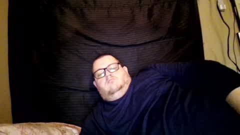 Snapshot of creeeping_death chatting on December 10, 9:43 pm The hopeless romantic online show from December 10, 9:43 pm