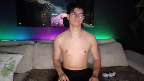 CRHISTIAN online show from April 19, 1:38 am