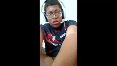 crimsonfrost95 online show from April 29, 11:22 pm