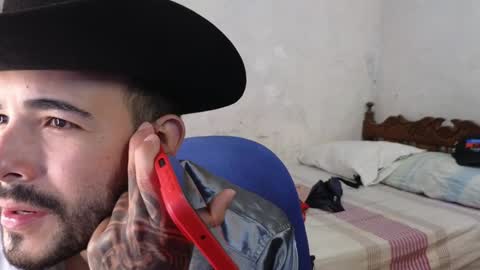 cris_simons online show from December 15, 8:36 pm