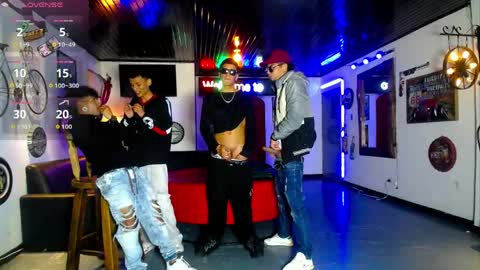 crismens online show from April 26, 7:32 pm