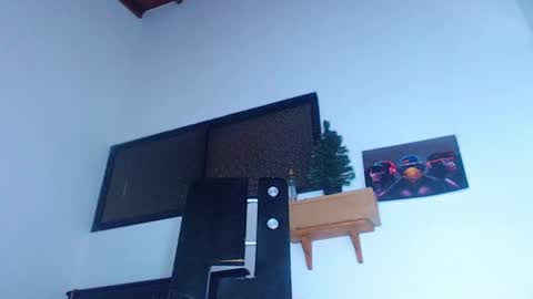 Snapshot of criss__tom chatting on January 28, 2:43 am Cristopher online show from January 28, 2:43 am