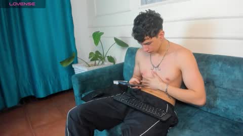 Cris online show from March 11, 2:40 am