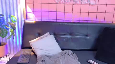 criss_hardcock_ online show from June 3, 3:06 pm