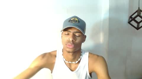 criss_zuri online show from October 17, 11:58 am