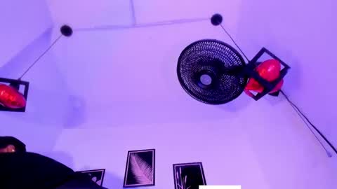 criss_zuri online show from May 11, 11:56 am