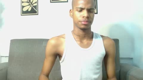 Snapshot of criss_zuri chatting on October 4, 3:06 pm criss_zuri online show from October 4, 3:06 pm