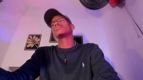 criss_zuri online show from April 29, 12:10 pm