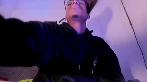 criss_zuri online show from April 22, 11:59 am