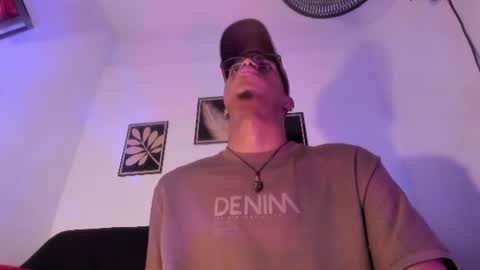 criss_zuri online show from June 22, 12:53 pm