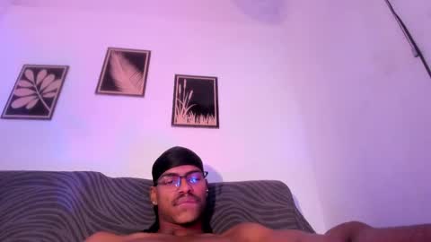 criss_zuri online show from May 5, 2:08 pm
