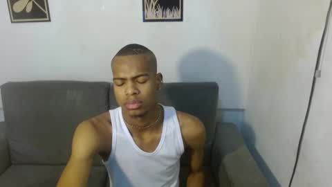 Snapshot of criss_zuri chatting on September 30, 11:14 am criss_zuri online show from September 30, 11:14 am