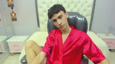 Snapshot of cristalangel9 chatting on October 10, 5:29 pm ANGEL  online show from October 10, 5:29 pm