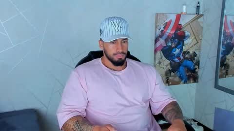 Snapshot of cristian_walker chatting on December 6, 11:33 am cristian walker online show from December 6, 11:33 am
