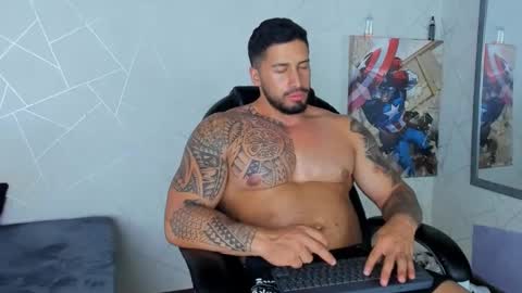 Snapshot of cristian_walker chatting on December 19, 9:06 pm cristian walker online show from December 19, 9:06 pm