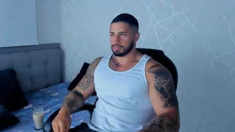 Snapshot of cristian_walker chatting on February 4, 11:49 am cristian walker online show from February 4, 11:49 am
